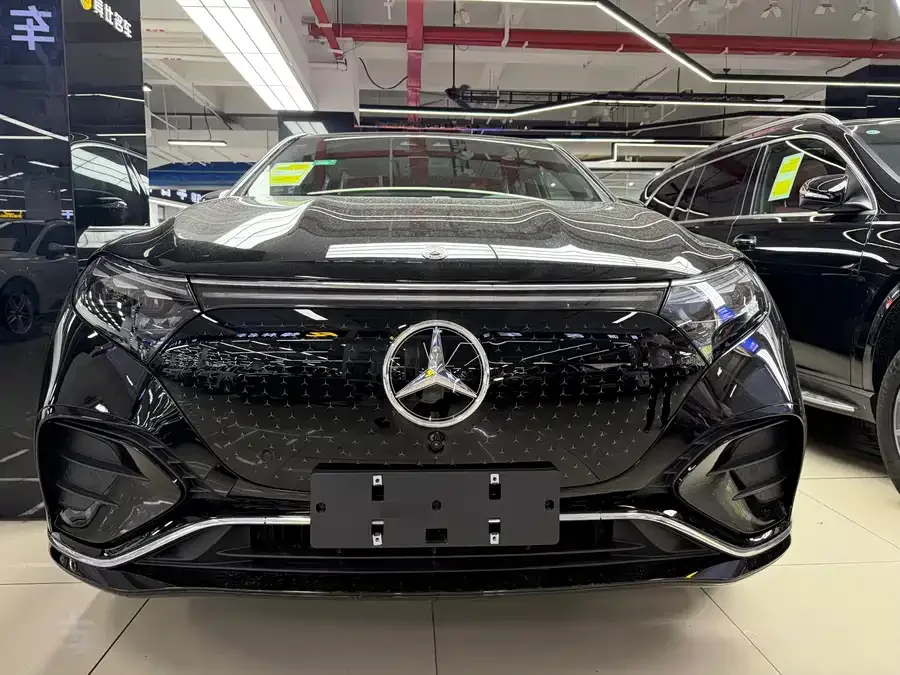 Mercedes-Benz EQS SUV 2026