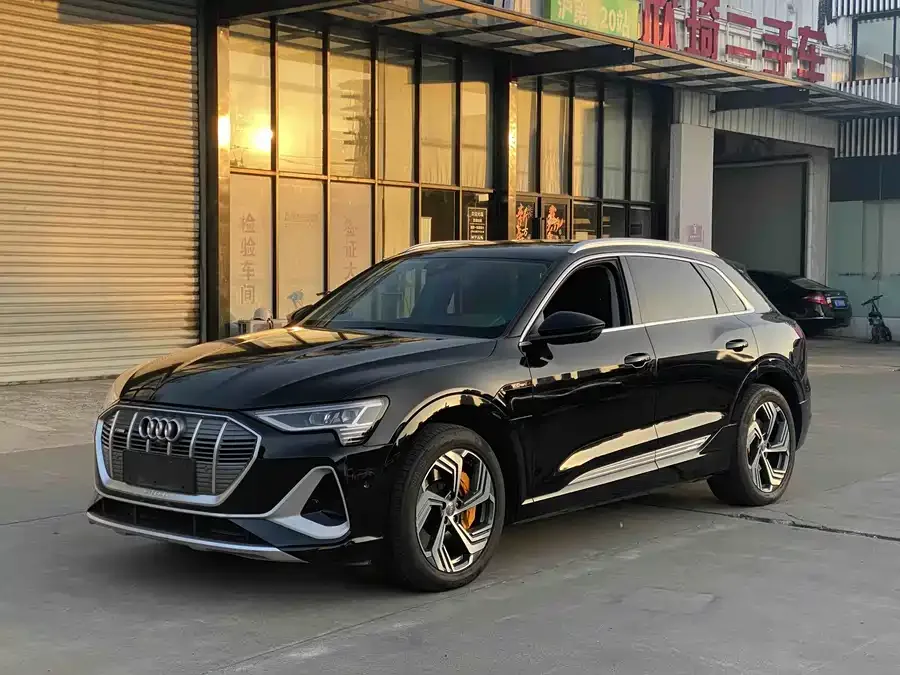 Audi e-tron 2022