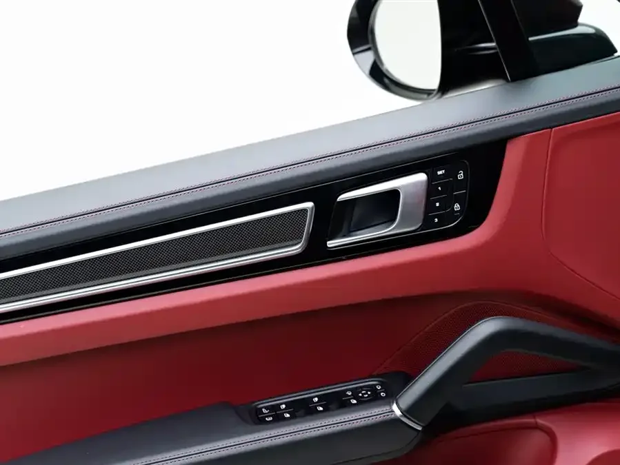 Porsche Cayenne New Energy Cayenne New Energy 2022 Cayenne E-Hybrid 2.0T Platinum Edition 2022 — миниатюра 5