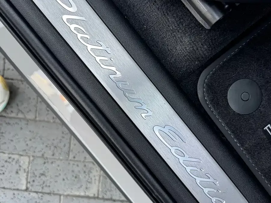 Porsche Cayenne New Energy Cayenne New Energy 2023 Cayenne E-Hybrid 2.0T 2023 — миниатюра 3