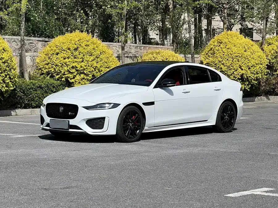 Jaguar XEL 2024 2.0T 250PS R-DYNAMIC S Black Sports Edition 2024 — миниатюра 2