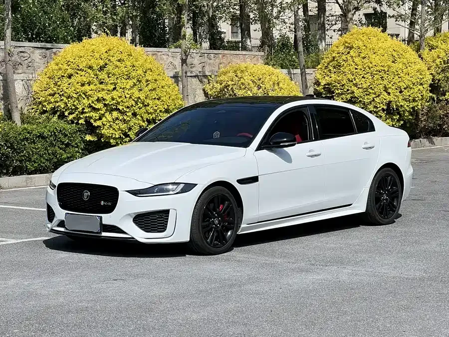 Jaguar XEL 2024 2.0T 250PS R-DYNAMIC S Black Sports Edition 2024 — фото 1, купить с доставкой в Москву
