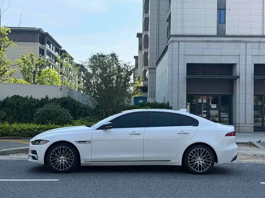 Jaguar XEL 2022 2.0T 250PS R-DYNAMIC S aggressive sports version 2022 — миниатюра 3
