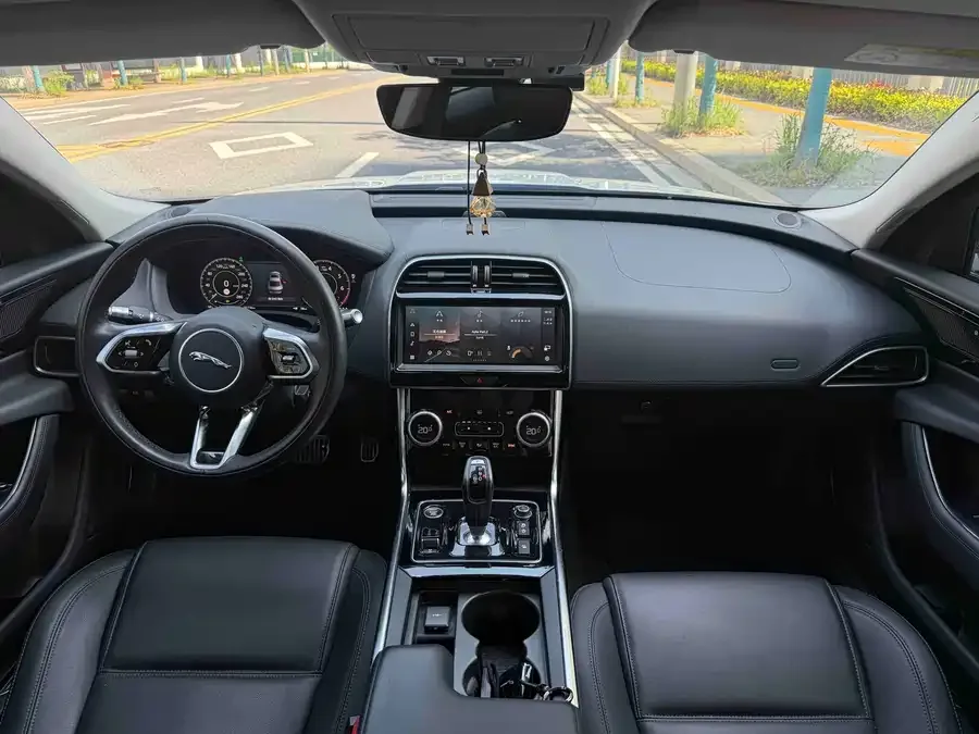 Jaguar XEL 2022 2.0T 250PS R-DYNAMIC S aggressive sports version 2022 — миниатюра 4