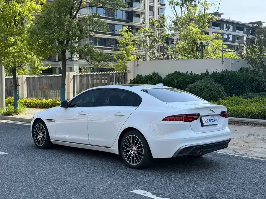 Jaguar XEL 2022 2.0T 250PS R-DYNAMIC S aggressive sports version 2022 — миниатюра 5