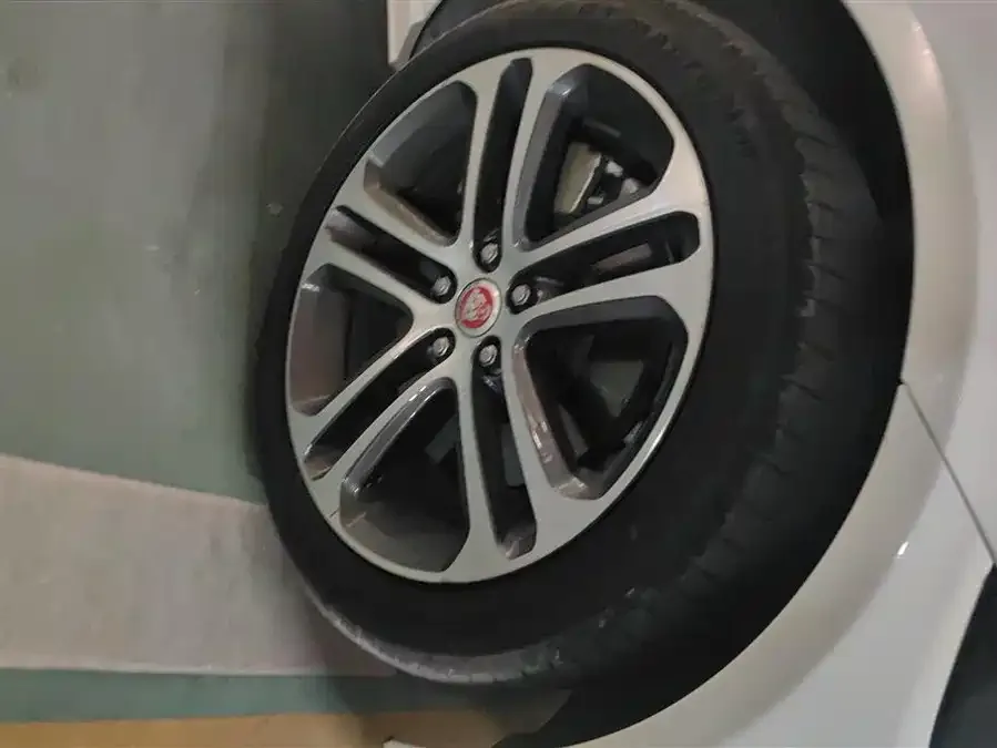 Jaguar XEL 2021 2.0T 250PS R-DYNAMIC S aggressive sports version 2023 — миниатюра 5