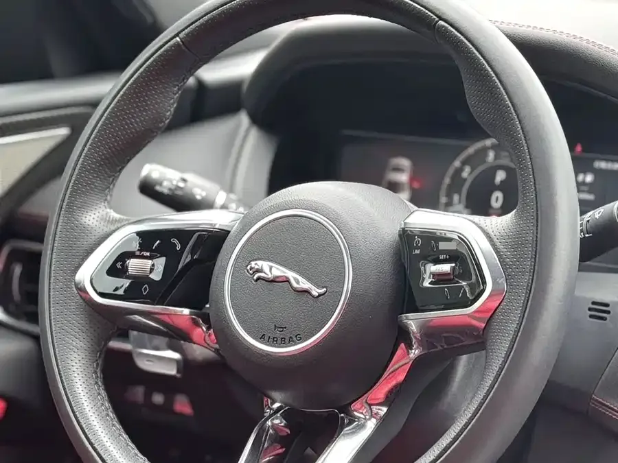 Jaguar XEL 2024 2.0T 250PS R-DYNAMIC S Black Sports Edition 2024 — миниатюра 2