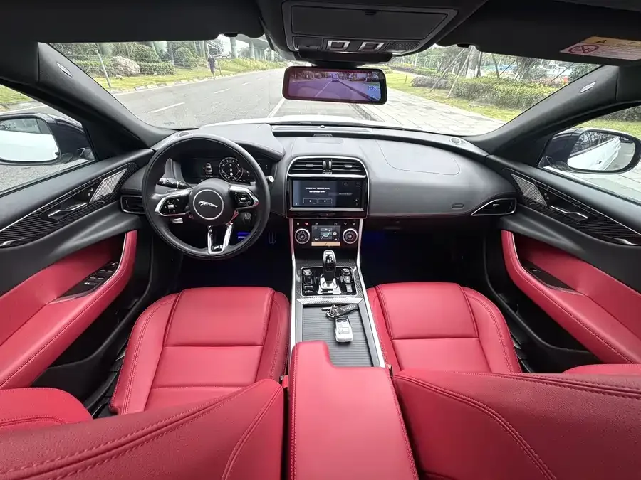 Jaguar XEL 2024 2.0T 250PS R-DYNAMIC S Black Sports Edition 2024 — миниатюра 4
