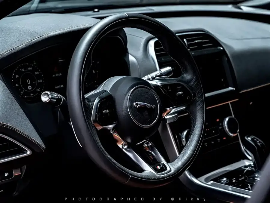 Jaguar XEL 2022 2.0T 250PS R-DYNAMIC S aggressive sports version 2023 — миниатюра 2