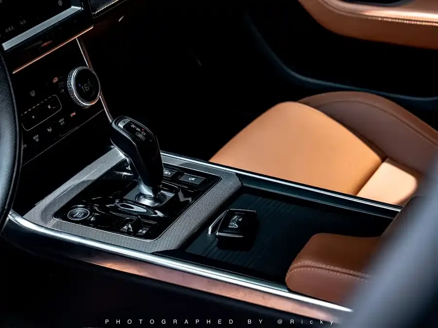 Jaguar XEL 2022 2.0T 250PS R-DYNAMIC S aggressive sports version 2023 — миниатюра 5