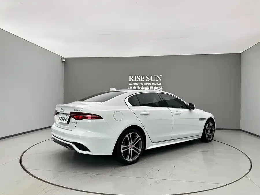 Jaguar XEL 2024 2.0T 250PS R-DYNAMIC S aggressive sports version 2024 — миниатюра 3