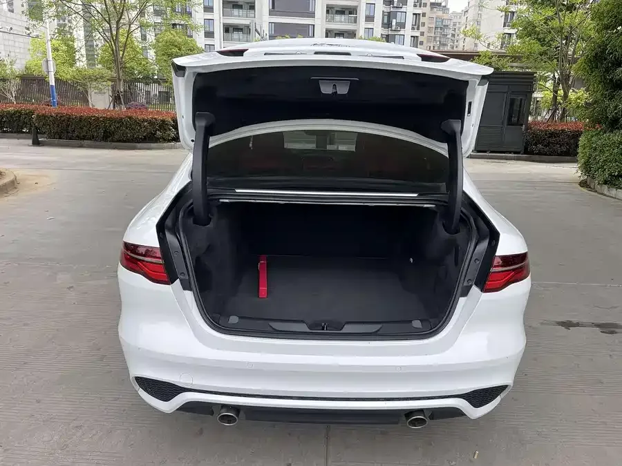 Jaguar XEL 2023 2.0T 250PS R-DYNAMIC S aggressive sports version 2022 — миниатюра 4