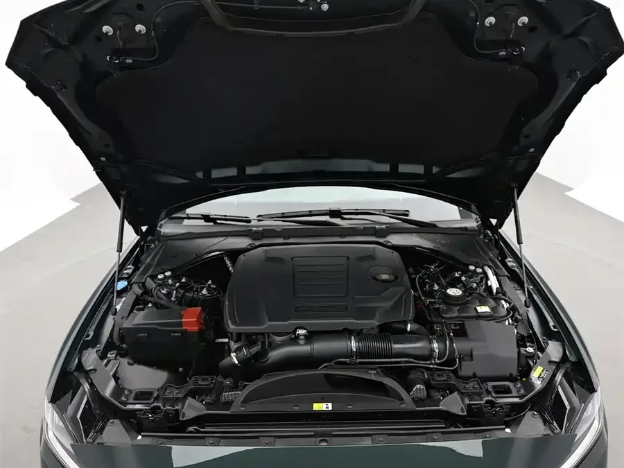 Jaguar XEL 2024 2.0T 250PS R-DYNAMIC S aggressive sports version 2025 — миниатюра 5