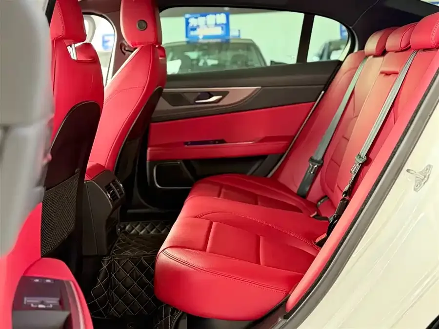 Jaguar XEL 2022 2.0T 250PS R-DYNAMIC S aggressive sports version 2022 — миниатюра 4