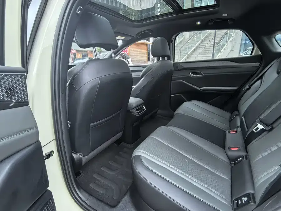 BYD Qin L Qin L 2025 EV 545KM Beyond Edition 2025 — миниатюра 3