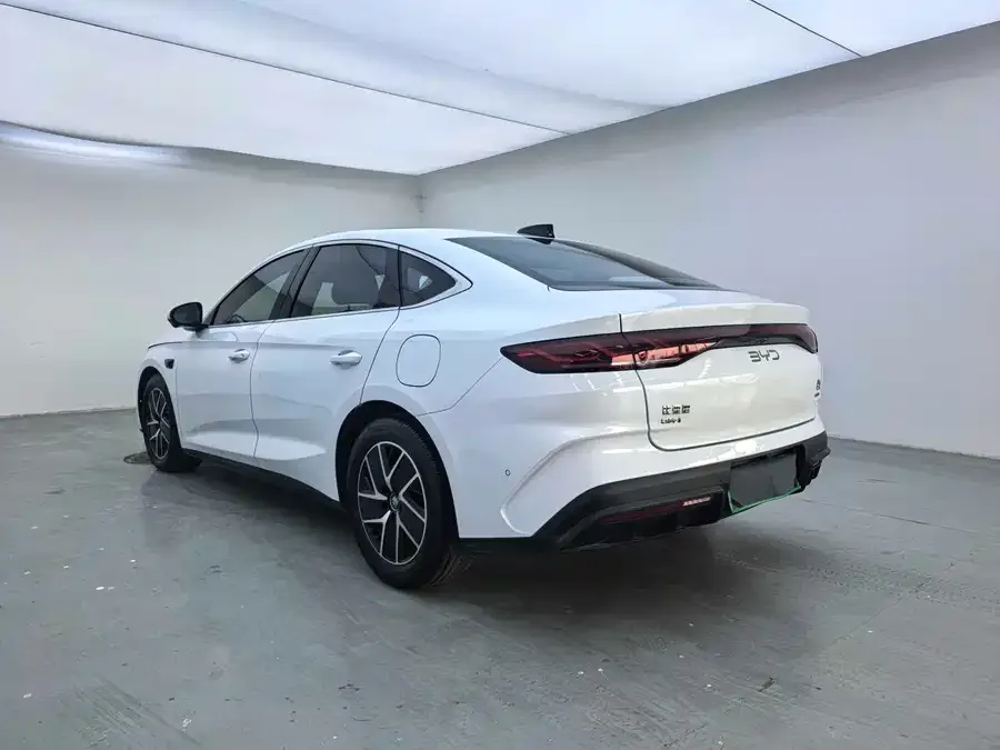 BYD Qin L Qin L 2025 DM-i Intelligent Driving Edition 80KM Beyond Edition 2025 — миниатюра 3