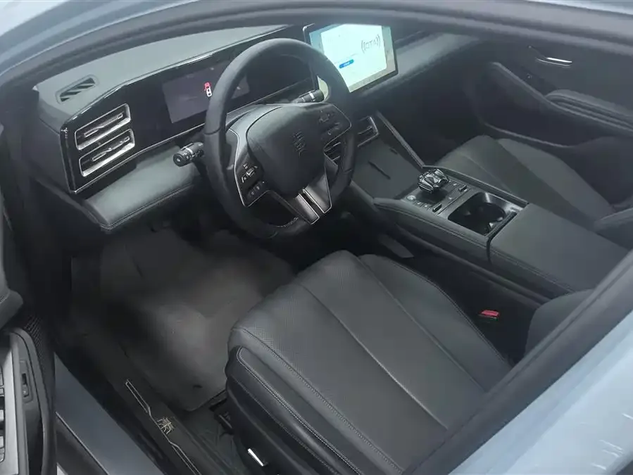 BYD Qin L Qin L 2024 DM-i 120KM Leading Edition 2025 — миниатюра 3