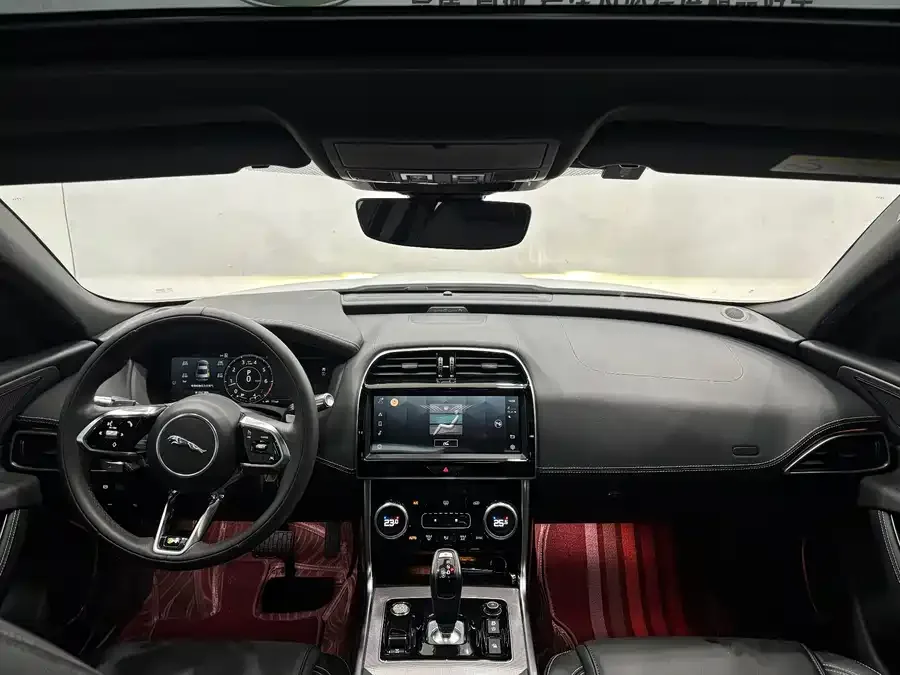 Jaguar XEL 2023 2.0T 250PS R-DYNAMIC S aggressive sports version 2023 — миниатюра 4