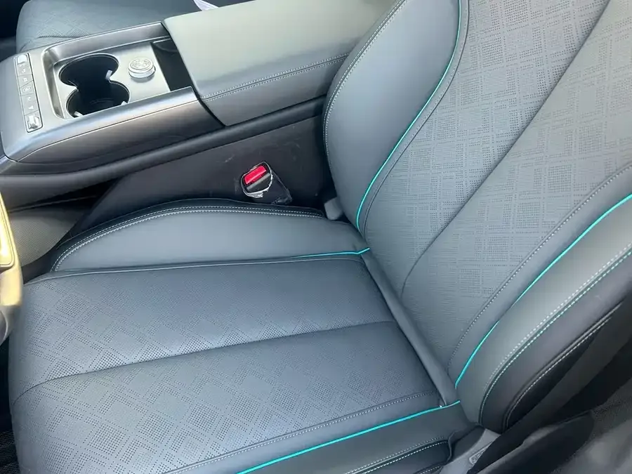 BYD Qin L Qin L 2025 EV 470KM Leading Edition 2025 — миниатюра 3