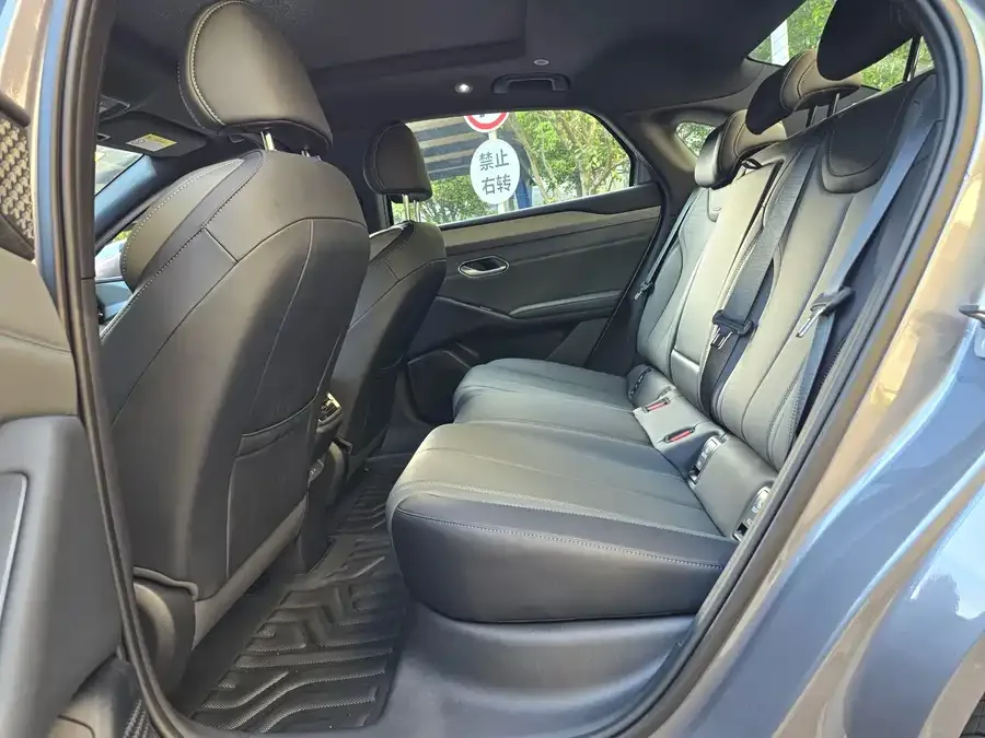 BYD Qin L Qin L 2025 EV 545KM Beyond Edition 2026 — миниатюра 2