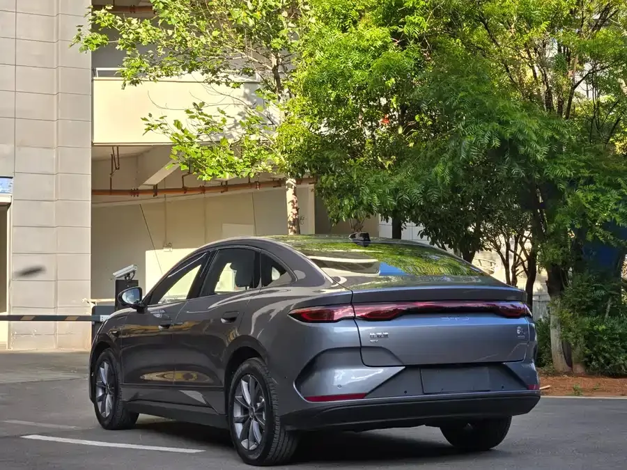 BYD Qin L Qin L 2025 EV 545KM Beyond Edition 2026 — миниатюра 4