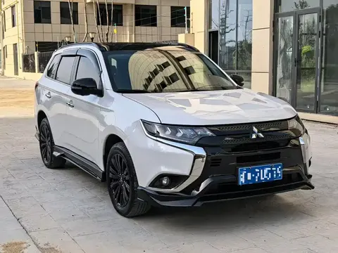 Mitsubishi Outlander 2023 buy in Moscow