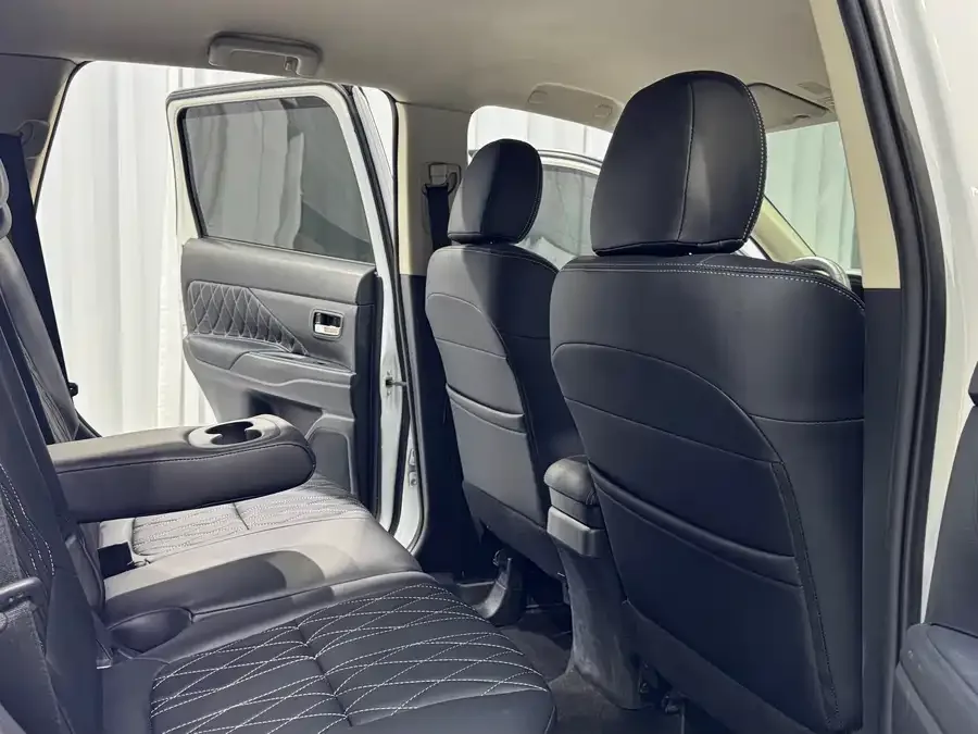Mitsubishi Outlander Outlander 2021 2.0L 2WD 5-seater 2022 — миниатюра 4