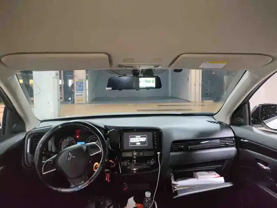Mitsubishi Outlander Outlander 2021 2.0L 2WD 5-seater 2023 — миниатюра 5