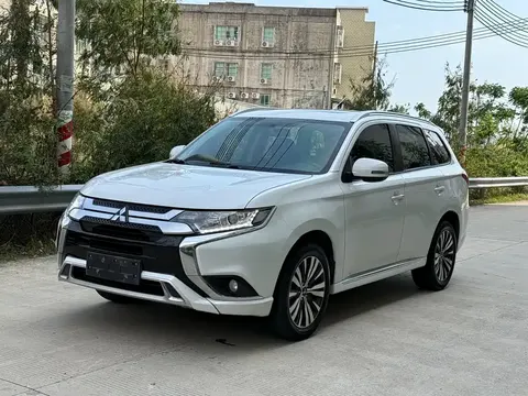 Mitsubishi Outlander 2022 buy in Moscow
