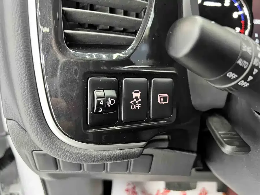 Mitsubishi Outlander Outlander 2021 2.0L 2WD Yaodong Edition 5 Seaters 2023 — миниатюра 3