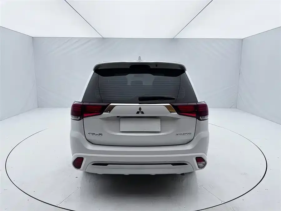 Mitsubishi Outlander Outlander 2021 2.0L 2WD 5-seater 2022 — миниатюра 2