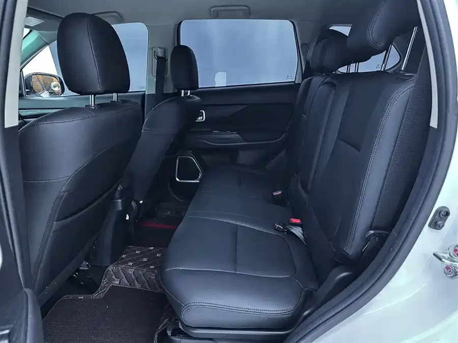 Mitsubishi Outlander Outlander 2021 2.0L 2WD 5-seater 2022 — миниатюра 4