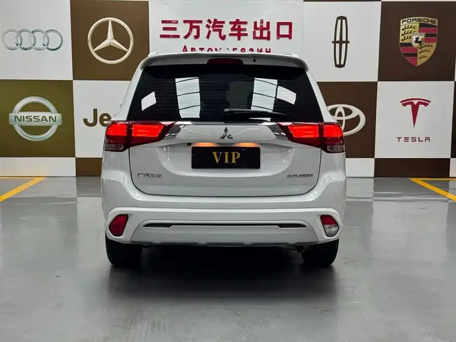 Mitsubishi Outlander Outlander 2021 facelift 2.0L 2WD 5-seater 2022 — миниатюра 2