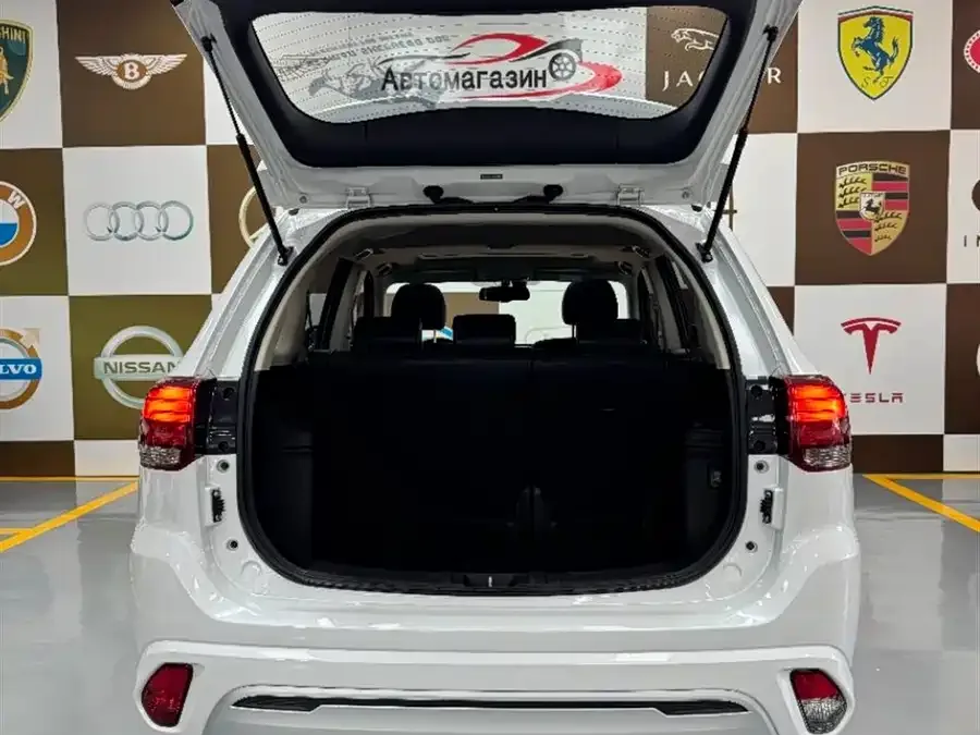 Mitsubishi Outlander Outlander 2021 2.0L 2WD Enjoy Edition 5 Seaters 2022 — миниатюра 5