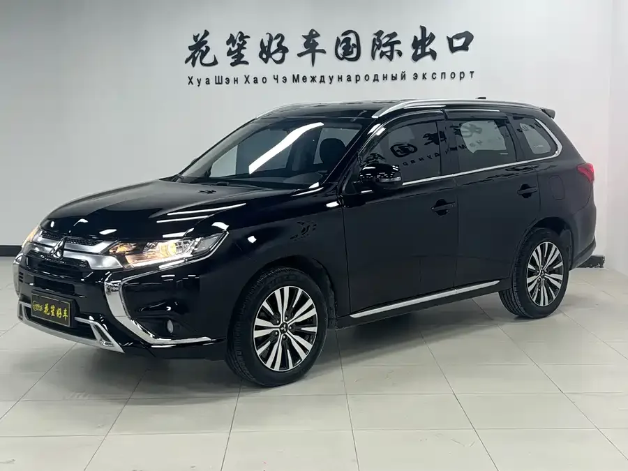 Mitsubishi Outlander Outlander 2021 2.0L 2WD Enjoy Edition 5 Seaters 2022 — фото 1, купить с доставкой в Москву