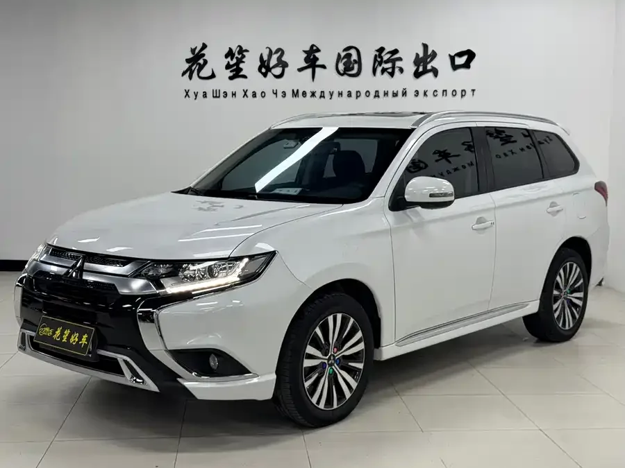 Mitsubishi Outlander Outlander 2021 2.0L 2WD Enjoy Edition 5 Seaters 2022 — фото 1, купить с доставкой в Москву