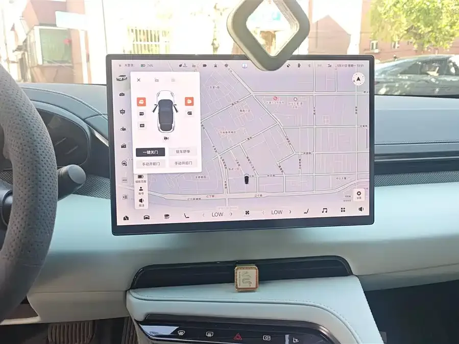 Zeekr 001 Zeekr 001 2024 YOU version 100kWh 4WD 2024 — миниатюра 4