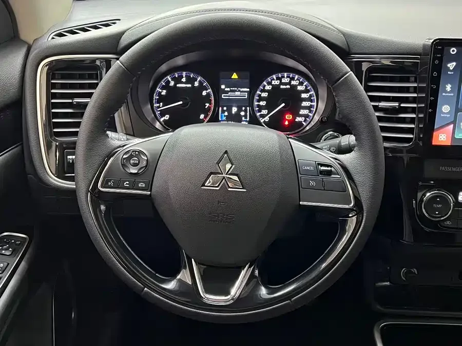 Mitsubishi Outlander Outlander 2021 2.0L 2WD Enjoy Edition 5 Seaters 2022 — миниатюра 3