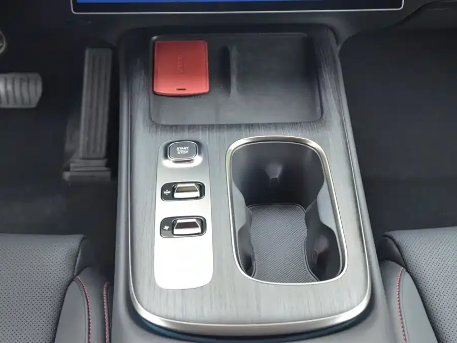 Xiaomi SU7 Xiaomi SU7 2024 rear-wheel drive long-range advanced intelligent driving Pro version 2025 — миниатюра 3