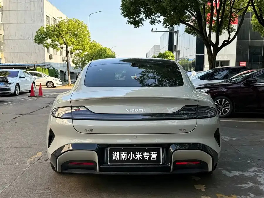 Xiaomi SU7 Xiaomi SU7 2024 rear-wheel drive standard founding edition 2026 — миниатюра 4