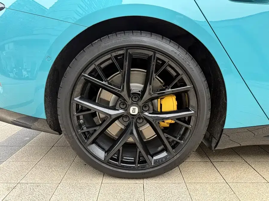 Xiaomi SU7 Xiaomi SU7 2024 four-wheel drive ultra-long battery life high-end intelligent driving Max version 2025 — миниатюра 4