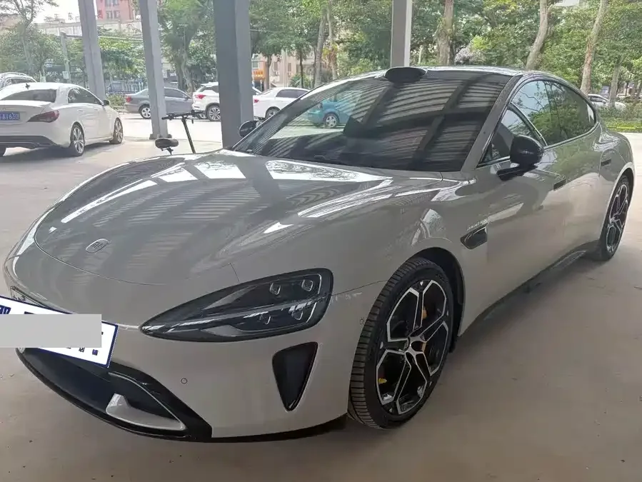 Xiaomi SU7 2024