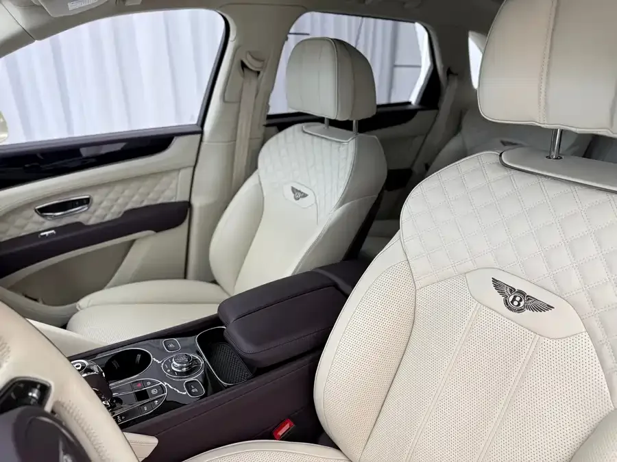 Bentley Bentayga Bentayga 2022 4.0T V8 2022 — миниатюра 5