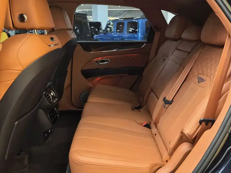 Bentley Bentayga Bentayga 2021 4.0T V8 2022 — миниатюра 4