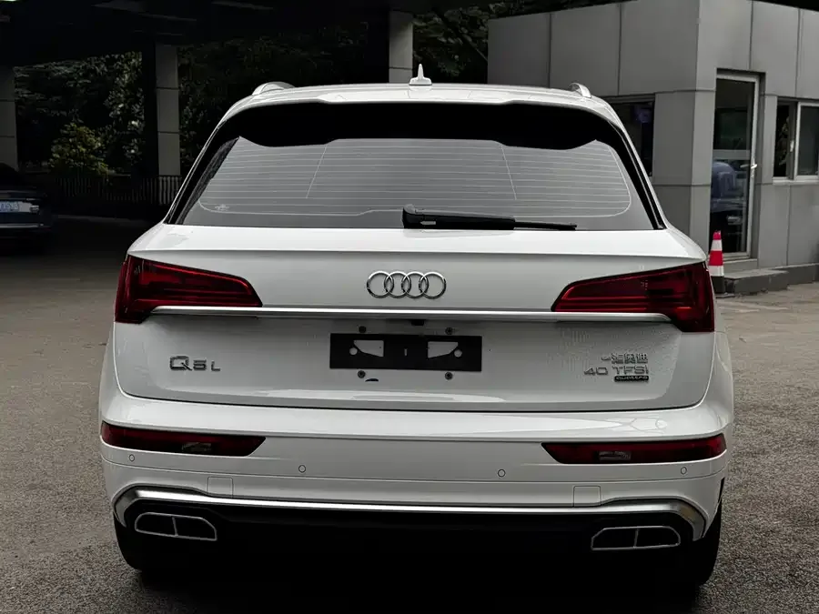 Audi Q5L 2022 40T Fashionable and Elegant Model 2022 — миниатюра 2