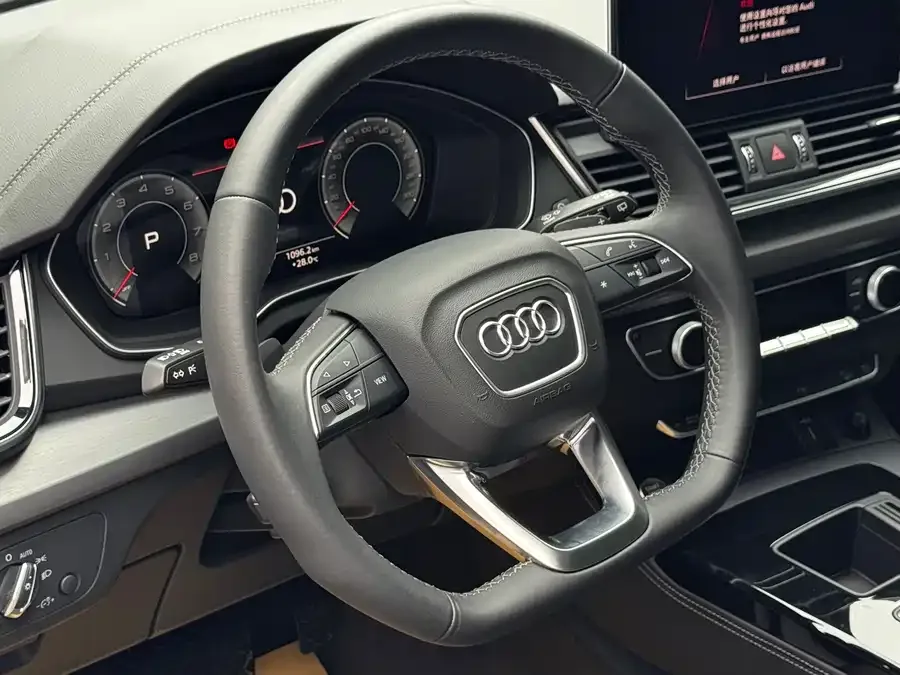Audi Q5L 2022 40T Fashionable and Elegant Model 2022 — миниатюра 3