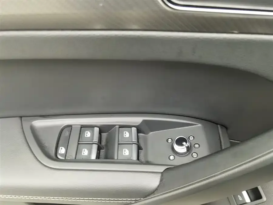 Audi Q5L 2022 facelift 40T luxury and dynamic model 2022 — миниатюра 3