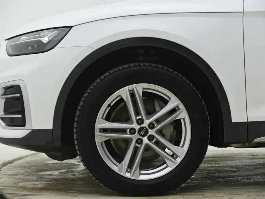 Audi Q5L 2023 40T Fashionable and Elegant Model 2023 — миниатюра 2