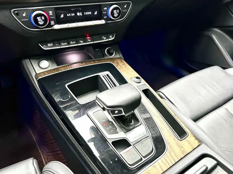 Audi Q5L 2022 40T Fashion Dynamic Edition 2022 — миниатюра 3