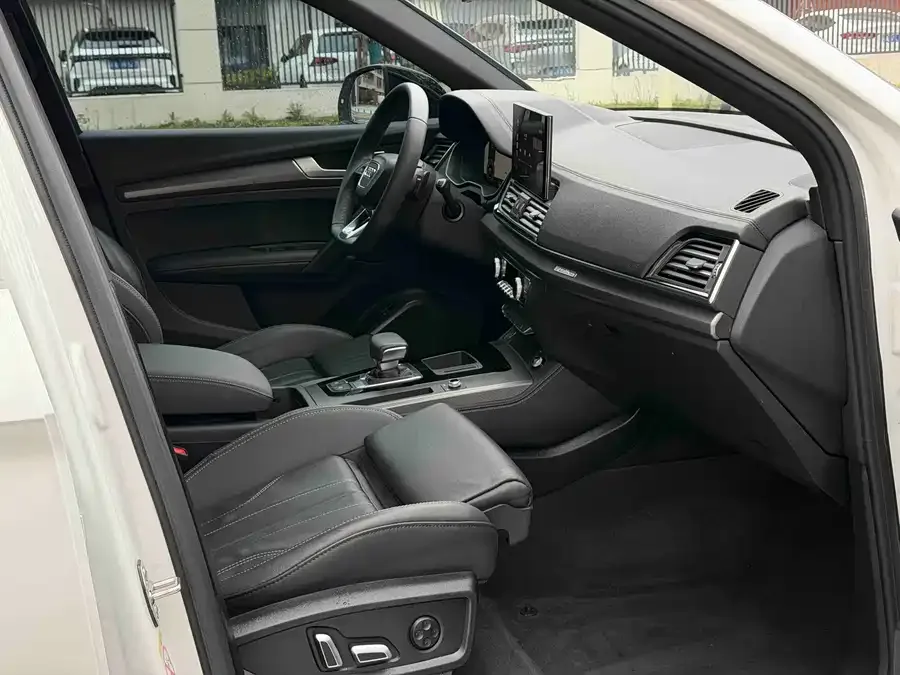 Audi Q5L 2024 40 TFSI Luxury Dynamic Edition 2024 — миниатюра 5